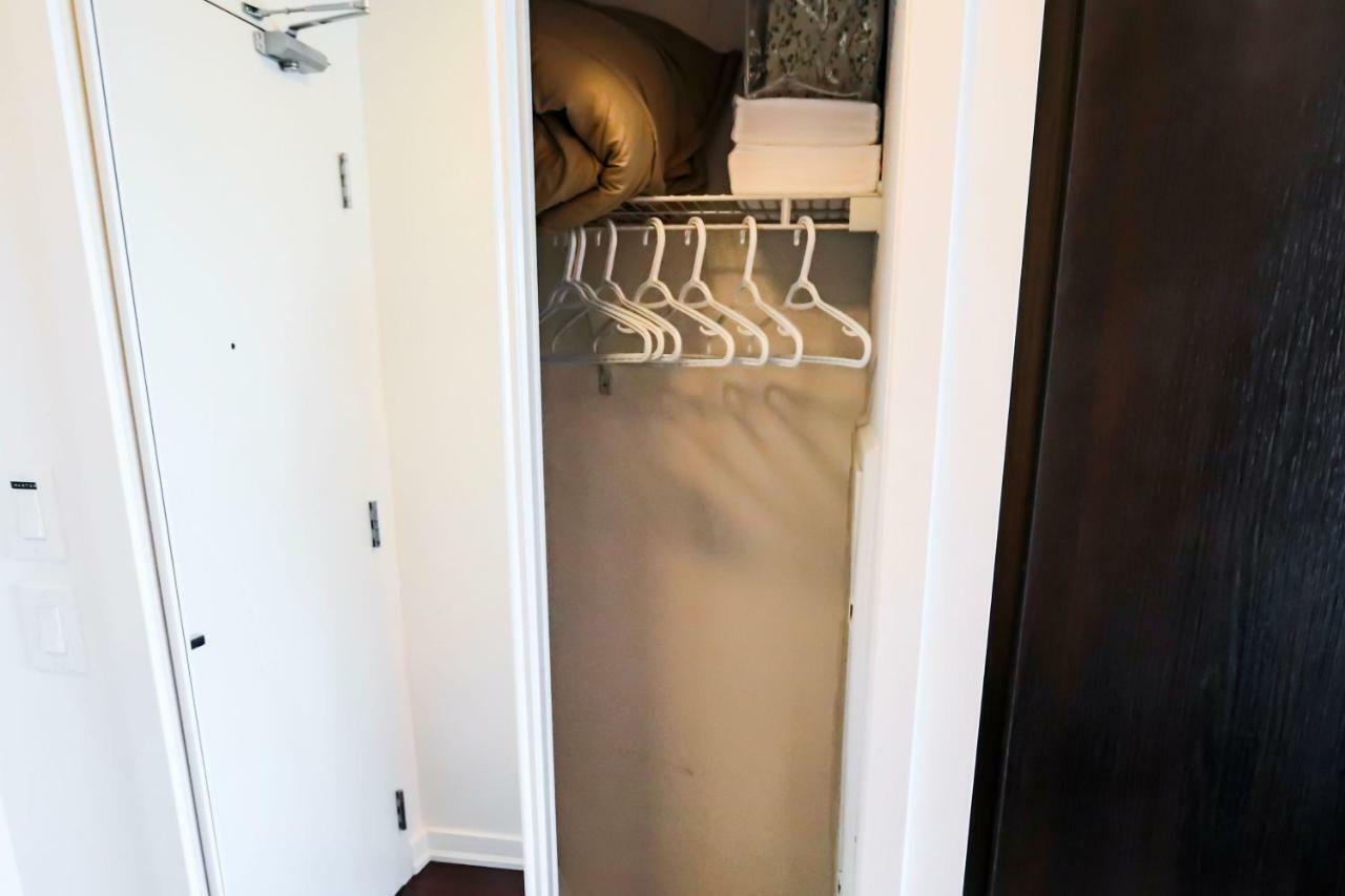 Micasa Suites - Modern Executive Condo 토론토 외부 사진