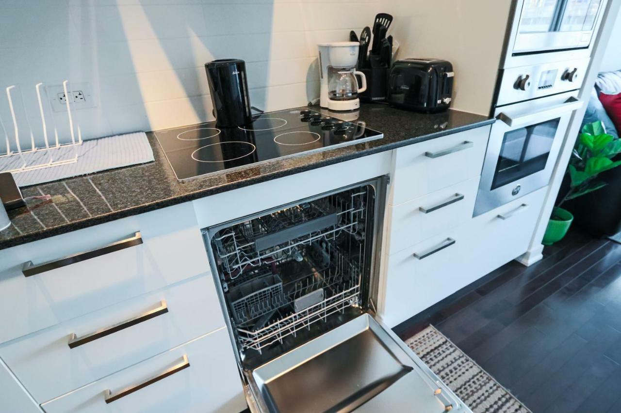 Micasa Suites - Modern Executive Condo 토론토 외부 사진